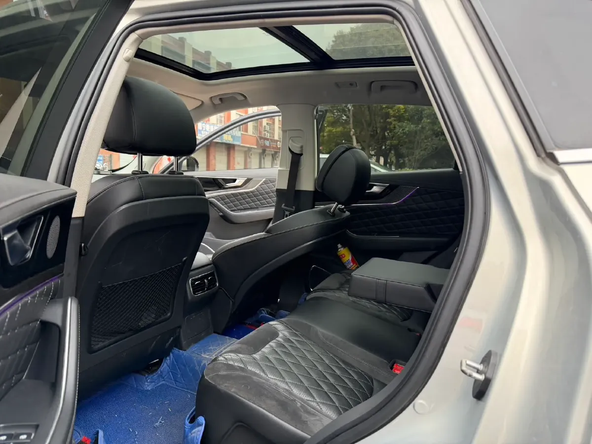 2019 HongQi HS5 2.0T 224HP L4 6AT,autocango,china used car exporter,china ev exporter,chinese used car exporter,chinese used ev exporter