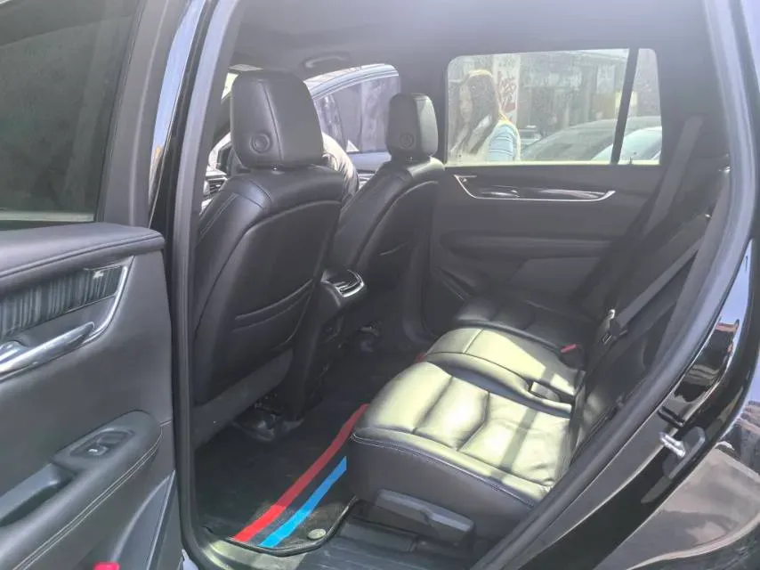 2021 Cadillac XT6 2.0T 237HP L4 9AT,autocango,china used car exporter,china ev exporter,chinese used car exporter,chinese used ev exporter