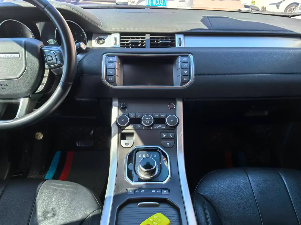 2017 Land Rover Range Rover Evoque 2.0T 241HP L4 9AT,autocango,china used car exporter,china ev exporter,chinese used car exporter,chinese used ev exporter