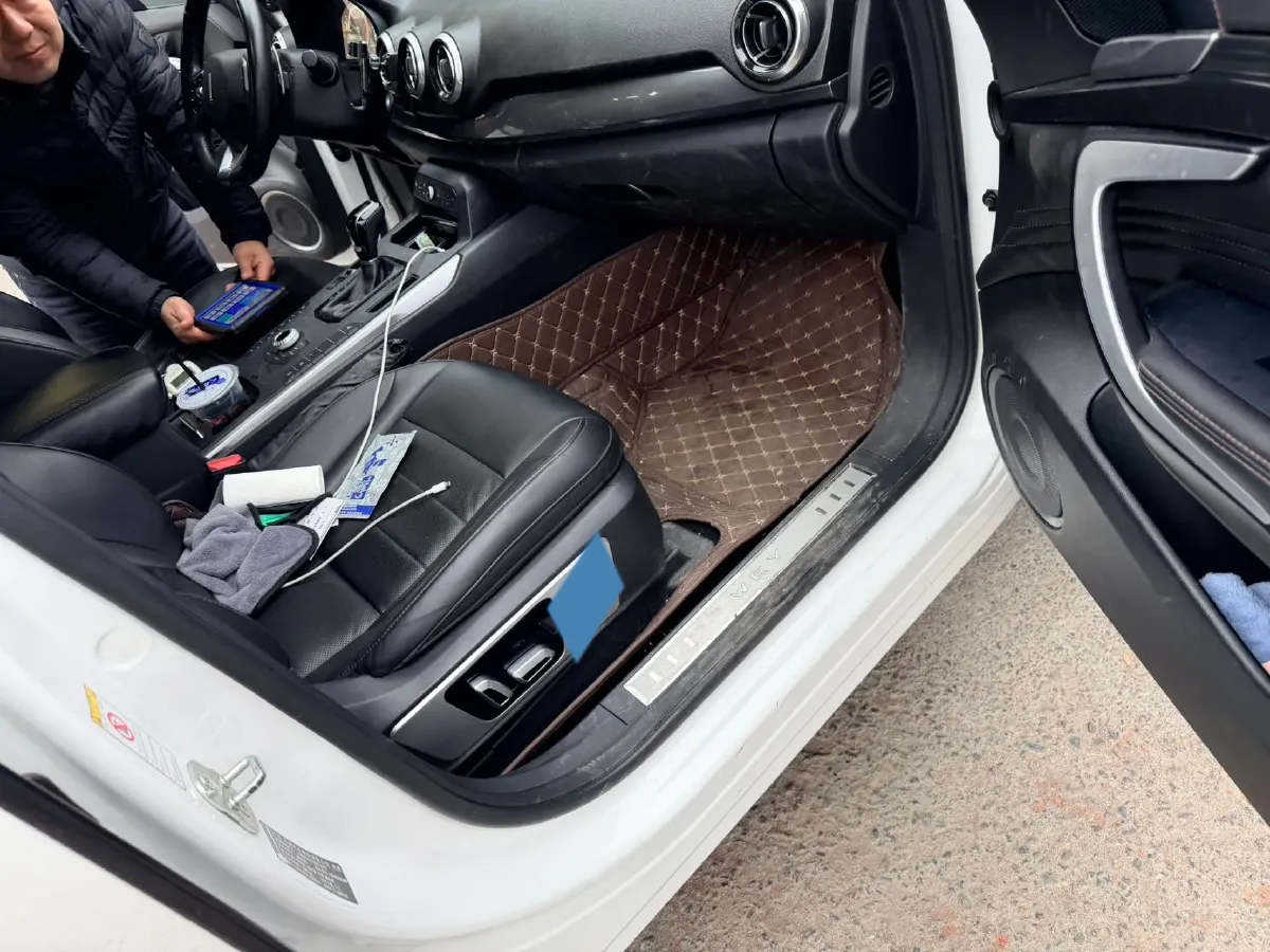 2017 WEY VV7 2.0T 234HP L4 7DCT,autocango,china used car exporter,china ev exporter,chinese used car exporter,chinese used ev exporter