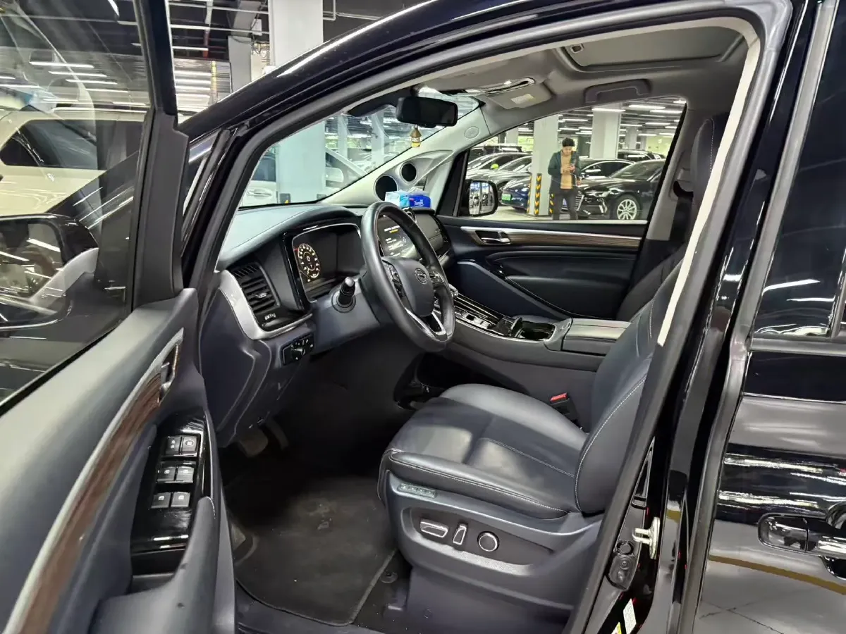 2021 GAC Trumpchi M8 2.0T 252HP L4 8AT,autocango,china used car exporter,china ev exporter,chinese used car exporter,chinese used ev exporter