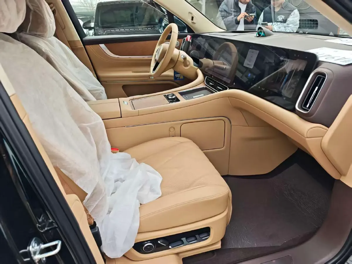 2025 AITO AITO M9 REEV 160HP REEV 52KWH,autocango,china used car exporter,china ev exporter,chinese used car exporter,chinese used ev exporter