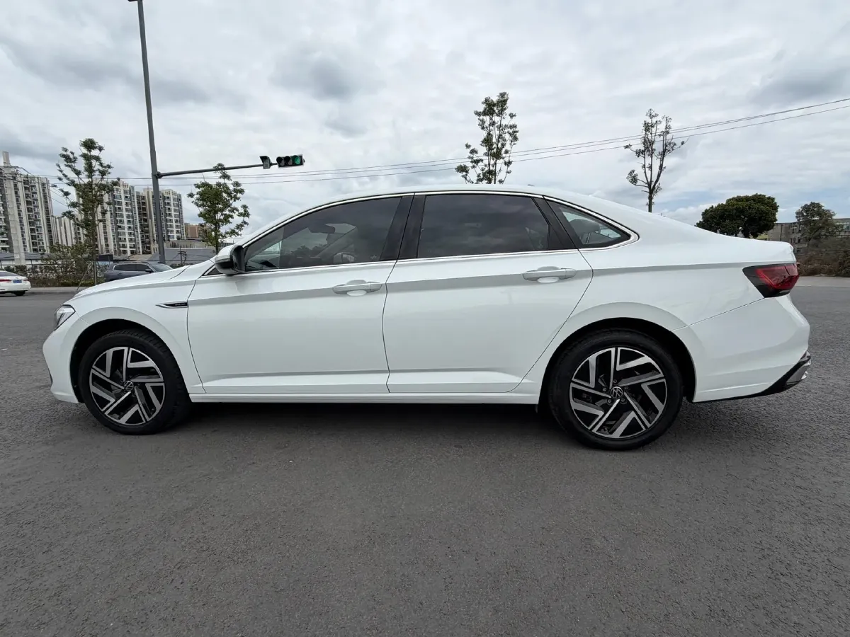 2023 Volkswagen Sagitar 1.2T 116HP L4 7DCT,autocango,china used car exporter,china ev exporter,chinese used car exporter,chinese used ev exporter