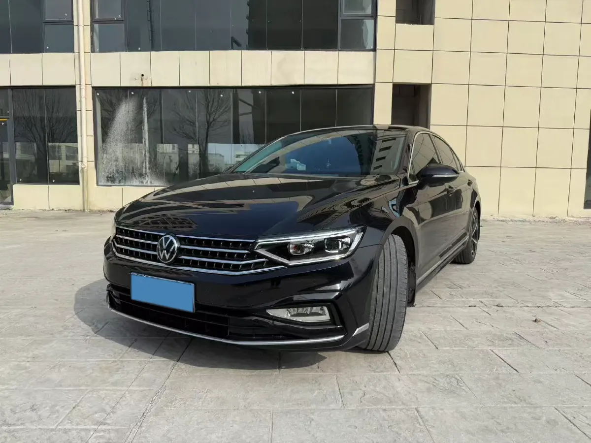 2023 Volkswagen Magotan 2.0T 186HP L4 7DCT,autocango,china used car exporter,china ev exporter,chinese used car exporter,chinese used ev exporter
