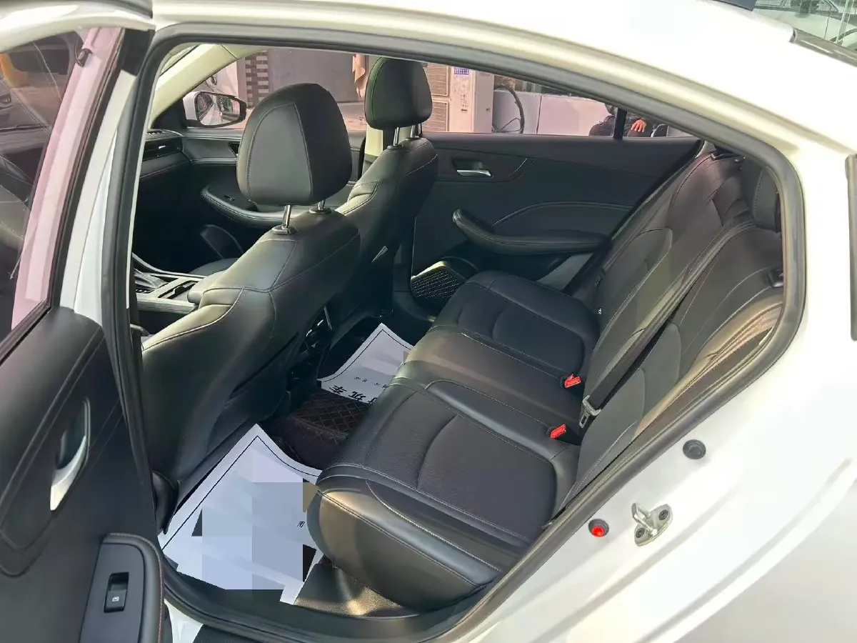 2023 Roewe i5 1.5L 129HP L4 CVT,autocango,china used car exporter,china ev exporter,chinese used car exporter,chinese used ev exporter