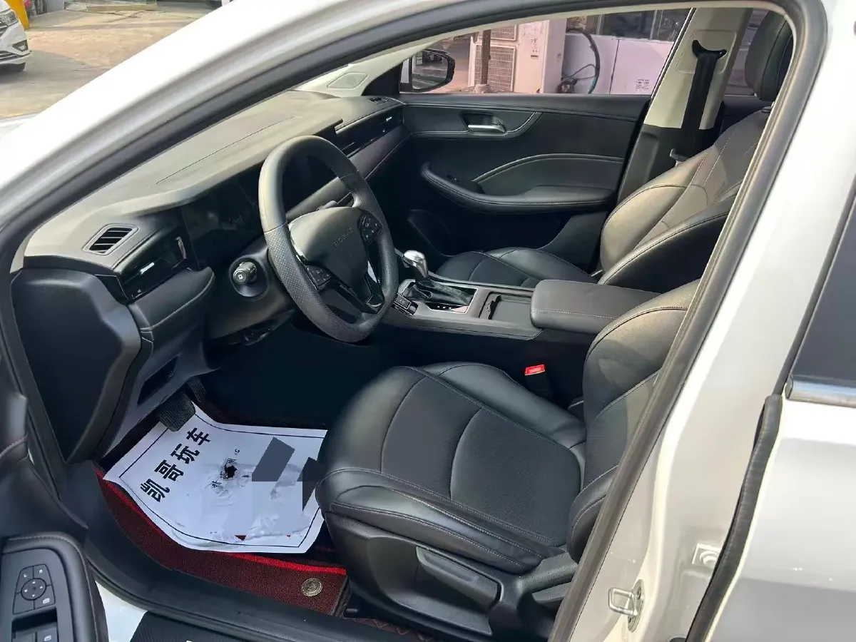 2023 Roewe i5 1.5L 129HP L4 CVT,autocango,china used car exporter,china ev exporter,chinese used car exporter,chinese used ev exporter