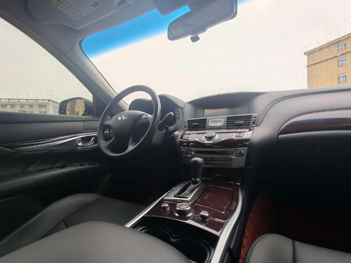 2019 Infiniti Q70 2.0T 211HP L4 7AT,autocango,china used car exporter,china ev exporter,chinese used car exporter,chinese used ev exporter
