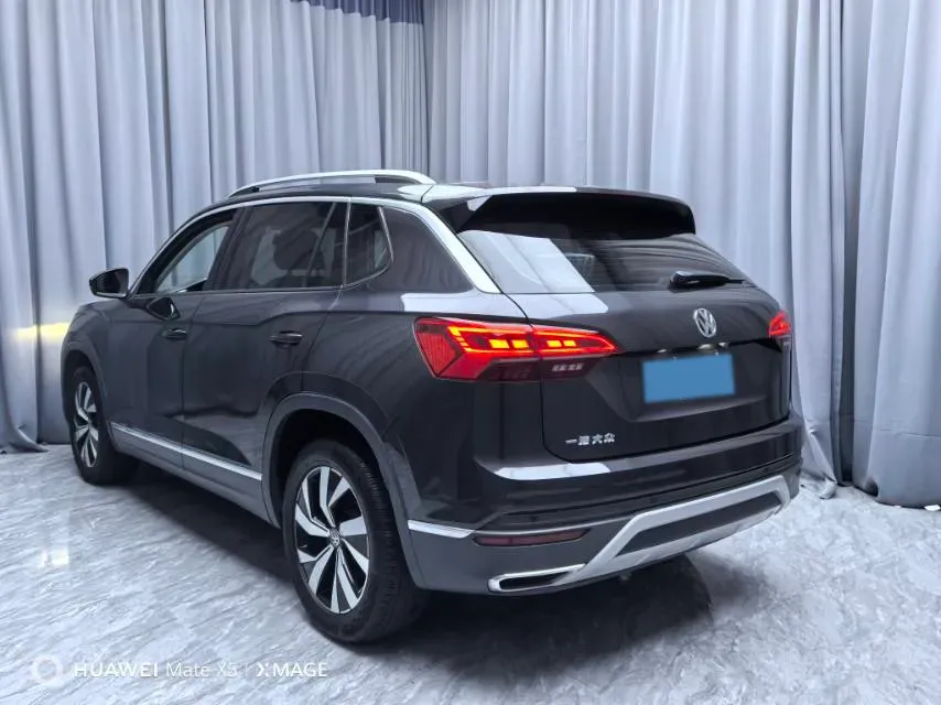 2019 Jeep Cherokee 2.0T 234HP L4 9AT,autocango,china used car exporter,china ev exporter,chinese used car exporter,chinese used ev exporter