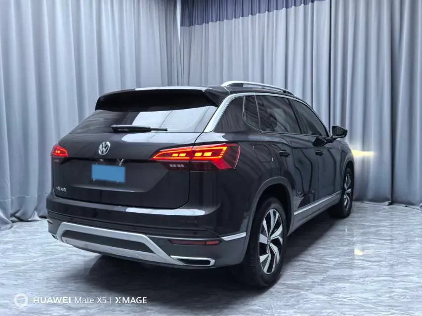 2019 Jeep Cherokee 2.0T 234HP L4 9AT,autocango,china used car exporter,china ev exporter,chinese used car exporter,chinese used ev exporter