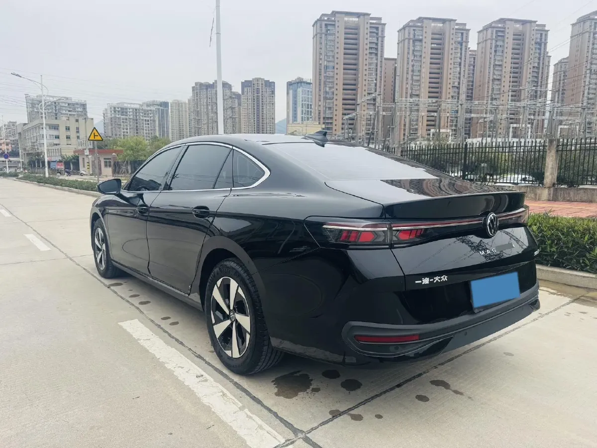2024 Volkswagen Magotan 1.5T 160HP L4 7DCT,autocango,china used car exporter,china ev exporter,chinese used car exporter,chinese used ev exporter
