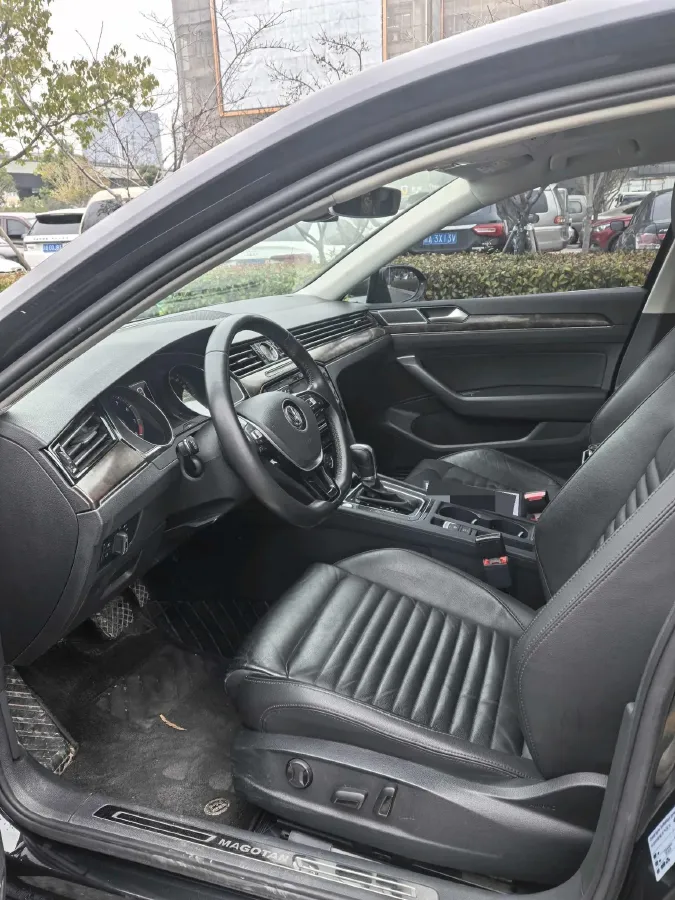 2018 Volkswagen Magotan 1.8T 180HP L4 7DCT,autocango,china used car exporter,china ev exporter,chinese used car exporter,chinese used ev exporter