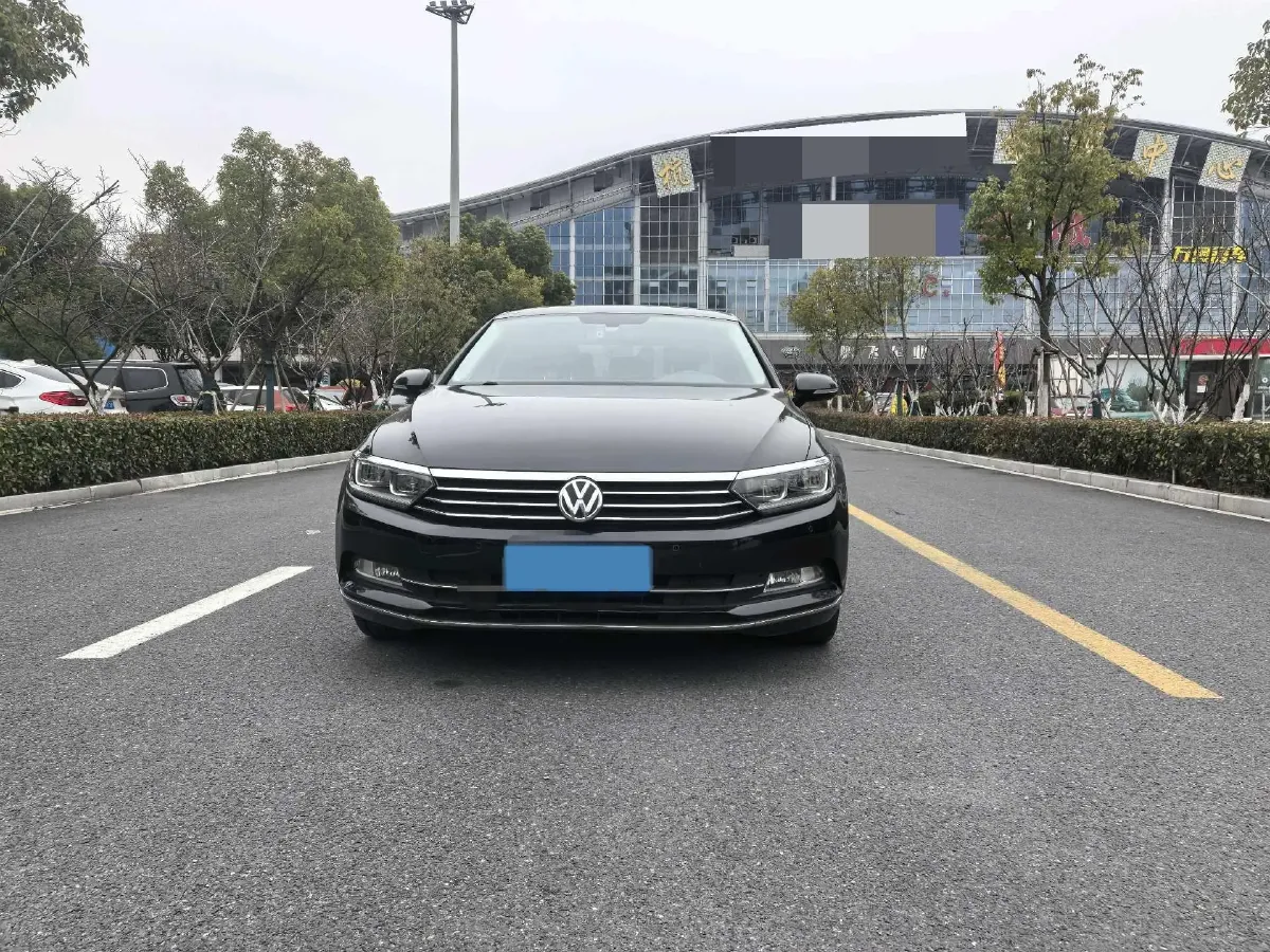 2018 Volkswagen Magotan 1.8T 180HP L4 7DCT,autocango,china used car exporter,china ev exporter,chinese used car exporter,chinese used ev exporter