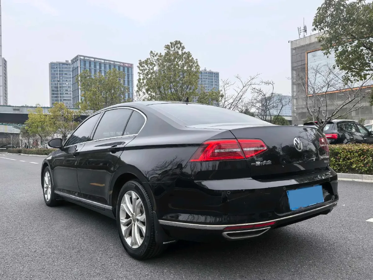 2018 Volkswagen Magotan 1.8T 180HP L4 7DCT,autocango,china used car exporter,china ev exporter,chinese used car exporter,chinese used ev exporter