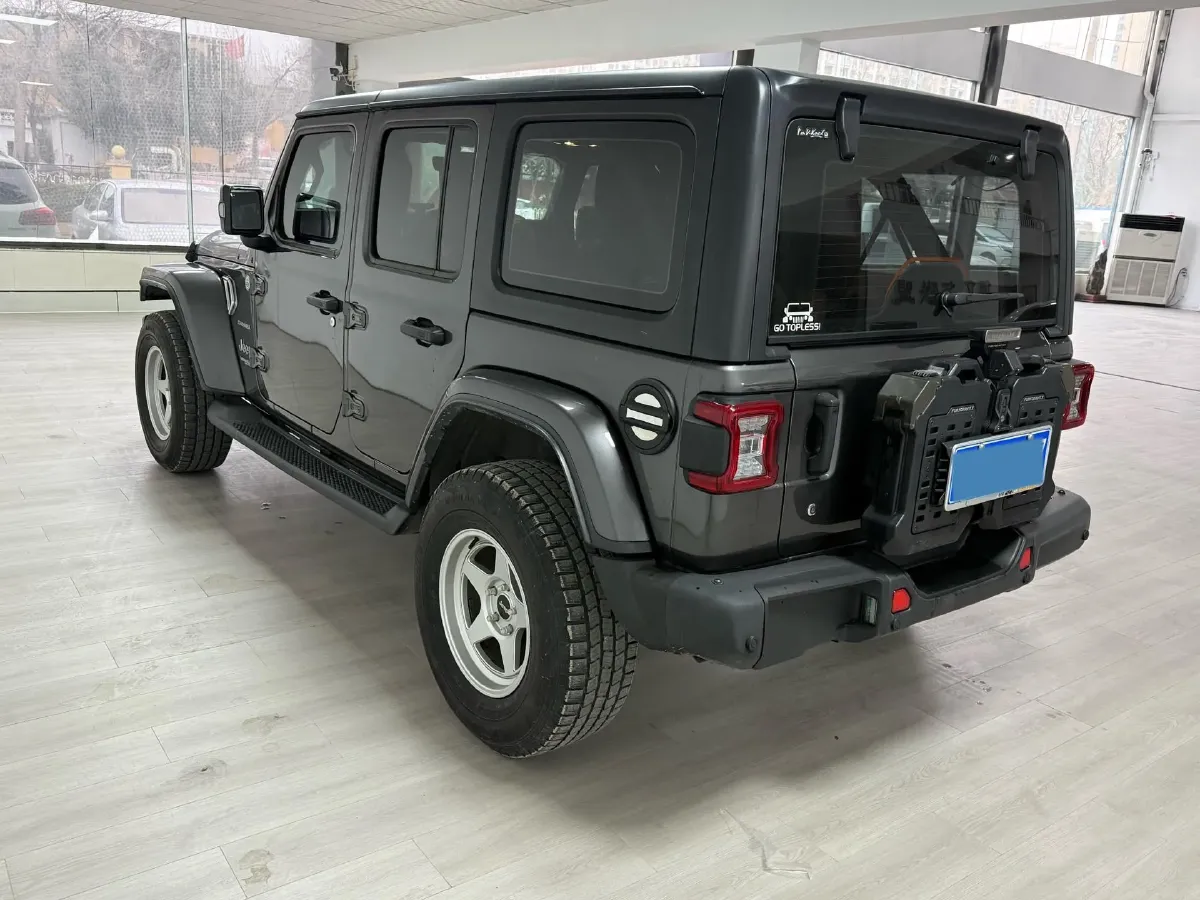 2019 Jeep Wrangler 2.0T 266HP L4 8AT,autocango,china used car exporter,china ev exporter,chinese used car exporter,chinese used ev exporter