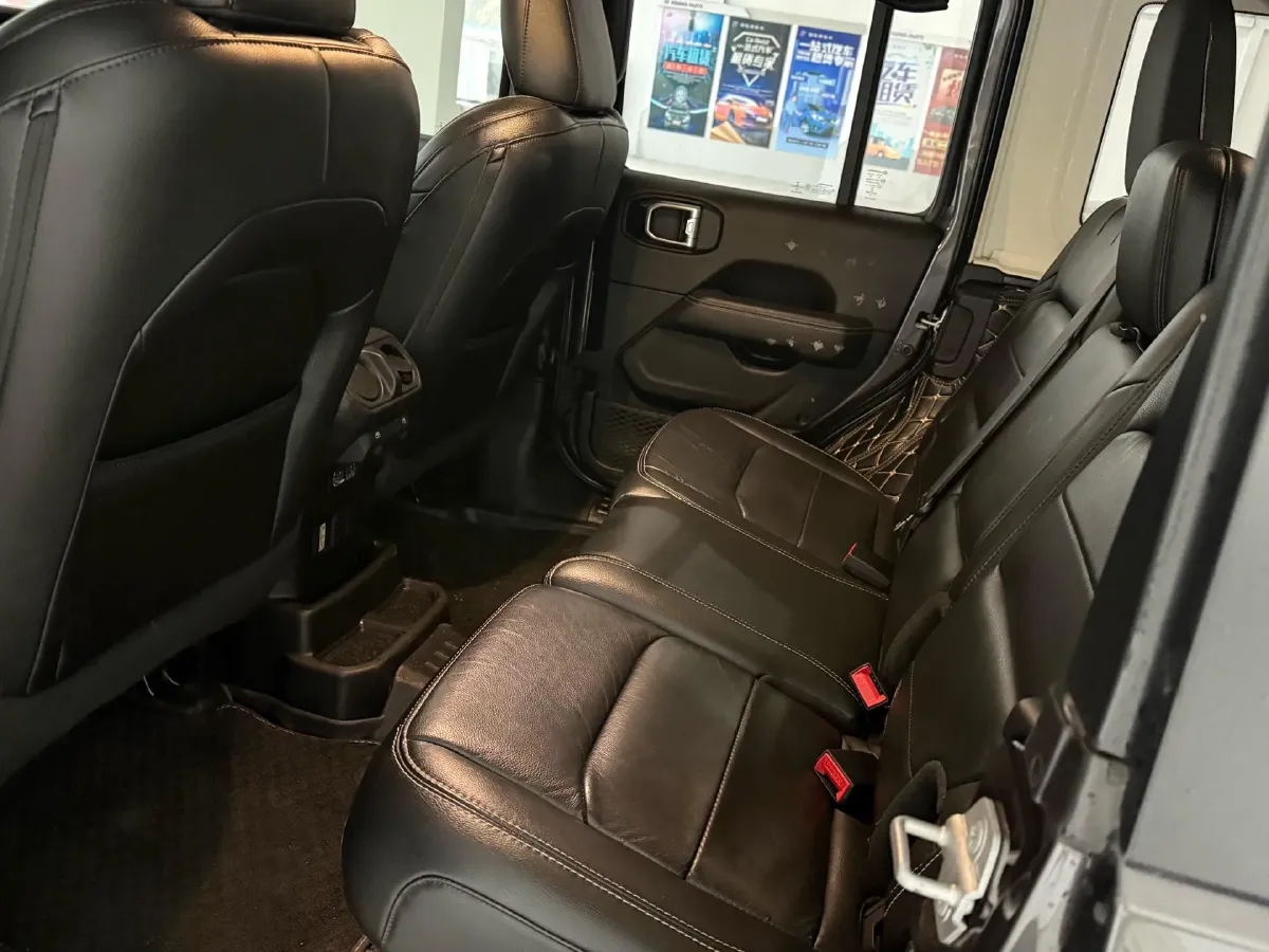 2019 Jeep Wrangler 2.0T 266HP L4 8AT,autocango,china used car exporter,china ev exporter,chinese used car exporter,chinese used ev exporter