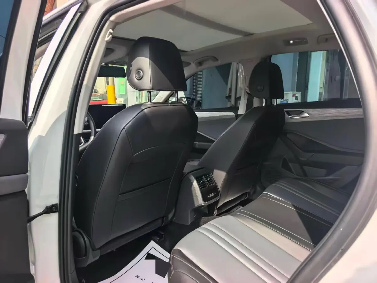 2025 Volkswagen Sagitar 1.5T 160HP L4 7DCT,autocango,china used car exporter,china ev exporter,chinese used car exporter,chinese used ev exporter