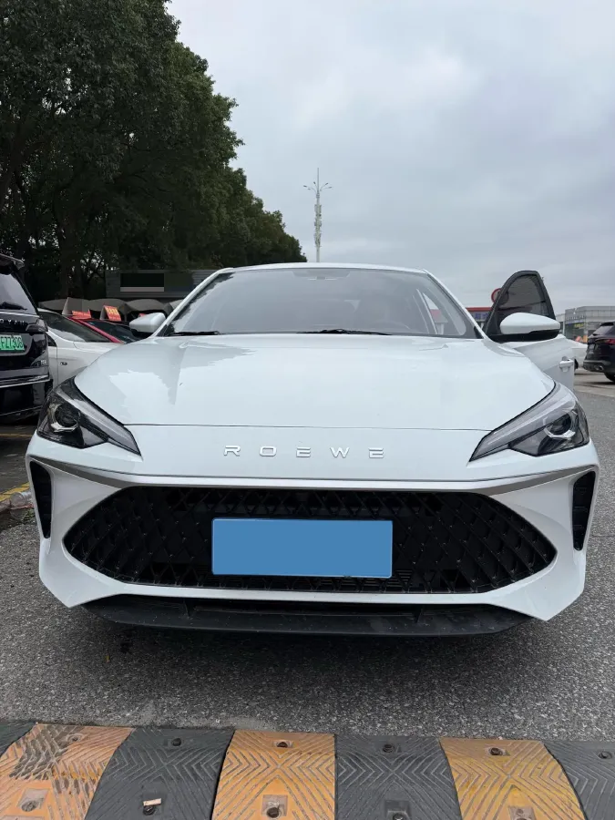 2023 Roewe i5 1.5L 129HP L4 CVT,autocango,china used car exporter,china ev exporter,chinese used car exporter,chinese used ev exporter