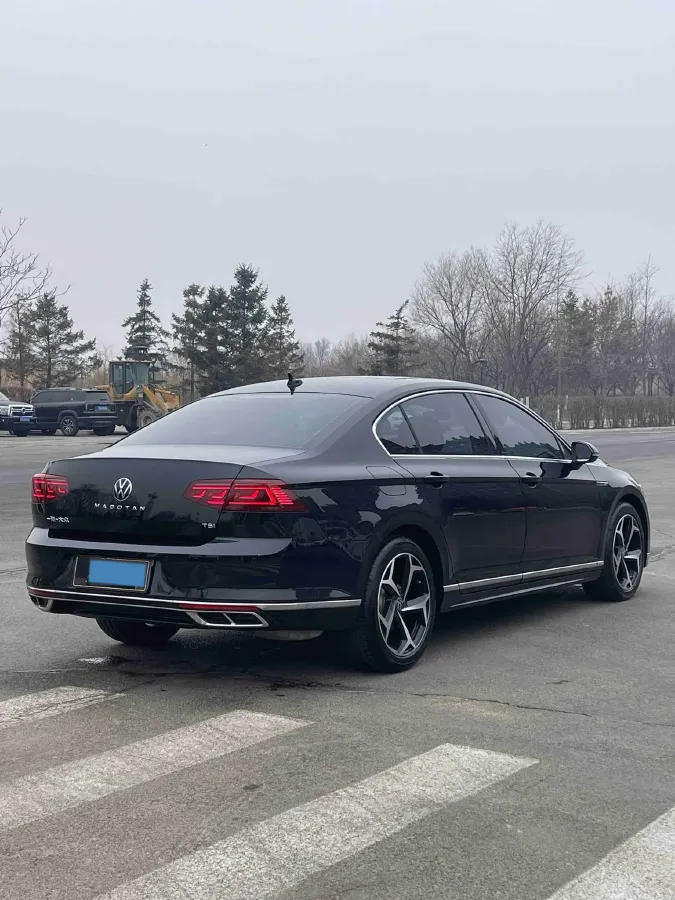 2023 Volkswagen Magotan 2.0T 186HP L4 7DCT,autocango,china used car exporter,china ev exporter,chinese used car exporter,chinese used ev exporter