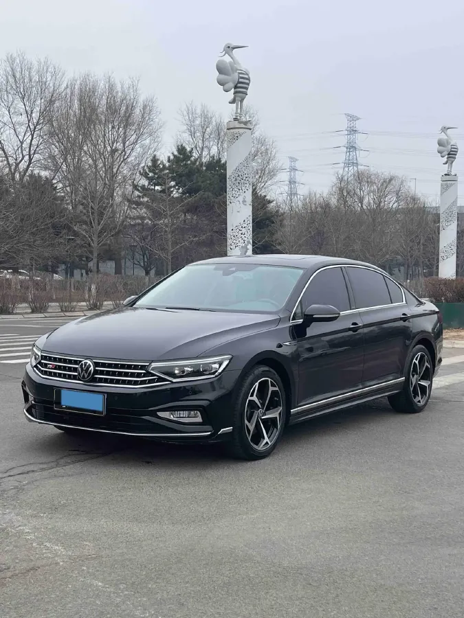 2023 Volkswagen Magotan 2.0T 186HP L4 7DCT,autocango,china used car exporter,china ev exporter,chinese used car exporter,chinese used ev exporter