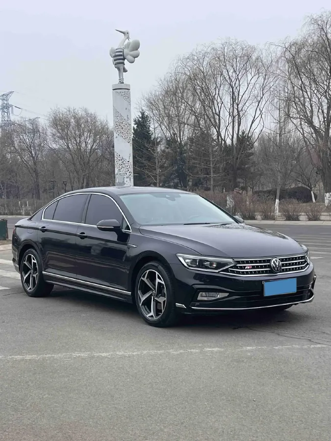 2023 Volkswagen Magotan 2.0T 186HP L4 7DCT,autocango,china used car exporter,china ev exporter,chinese used car exporter,chinese used ev exporter