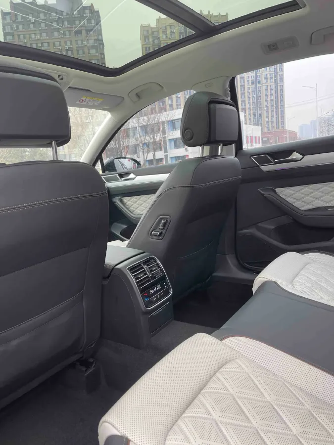 2023 Volkswagen Magotan 2.0T 186HP L4 7DCT,autocango,china used car exporter,china ev exporter,chinese used car exporter,chinese used ev exporter