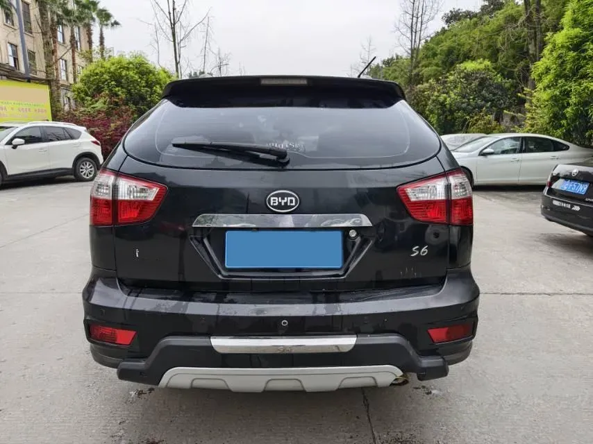 2013 Skoda Rapid 1.6L 110HP L4 6AT,autocango,china used car exporter,china ev exporter,chinese used car exporter,chinese used ev exporter