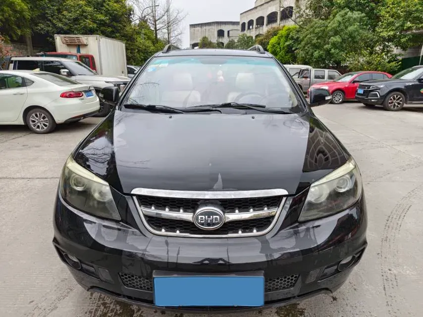 2013 Skoda Rapid 1.6L 110HP L4 6AT,autocango,china used car exporter,china ev exporter,chinese used car exporter,chinese used ev exporter