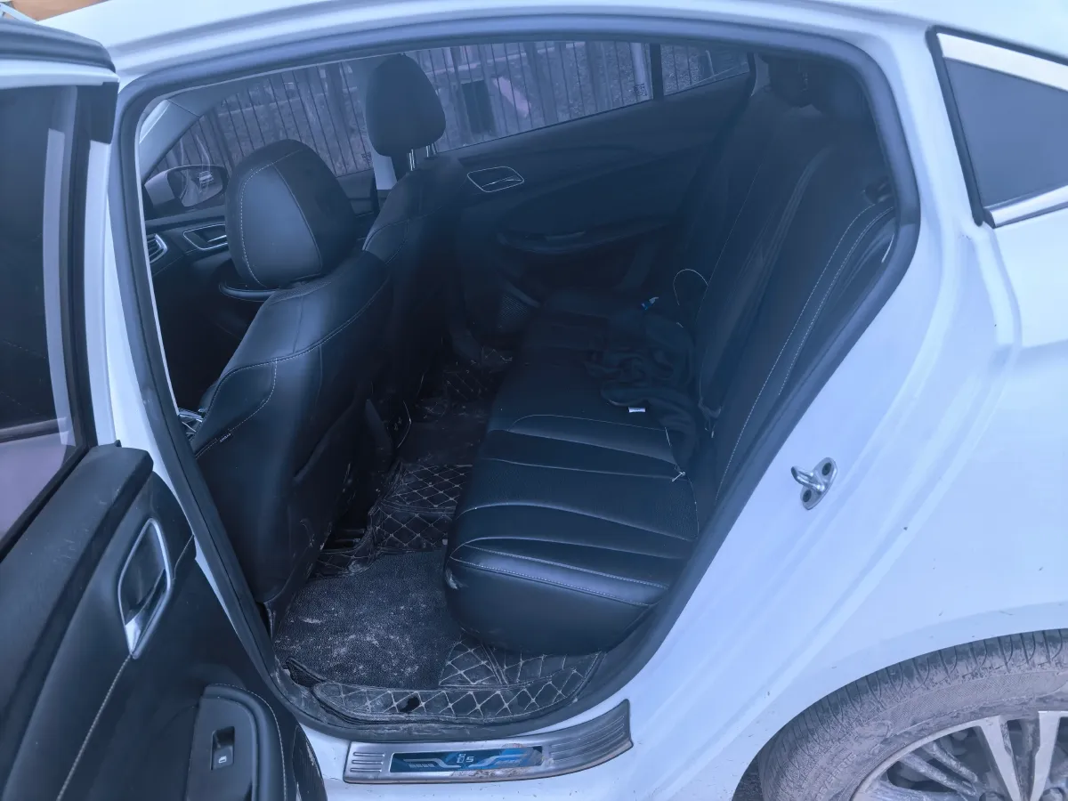 2019 Roewe i5 1.5L 120HP L4 5MT,autocango,china used car exporter,china ev exporter,chinese used car exporter,chinese used ev exporter