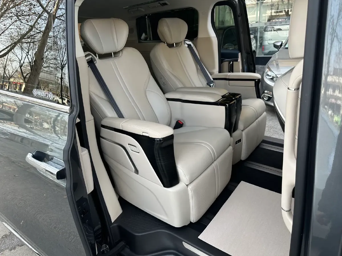 2024 Voyah ZhuiGuang 1.5T 136HP L4 PHEV 43KWH,autocango,china used car exporter,china ev exporter,chinese used car exporter,chinese used ev exporter