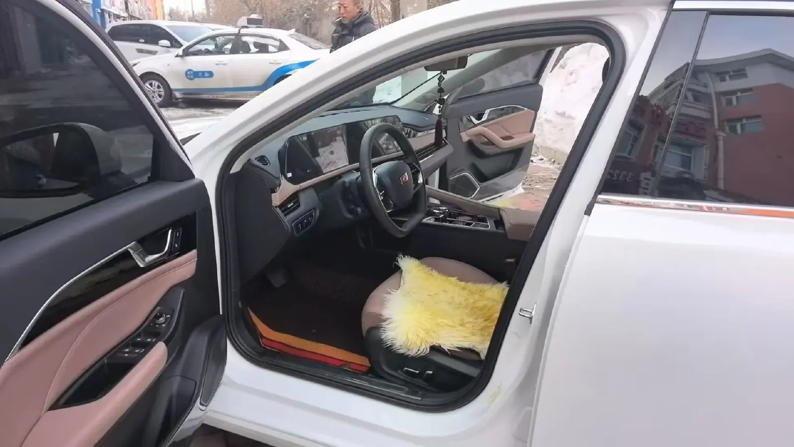 2024 Bestune B70 1.5T 169HP L4 7DCT,autocango,china used car exporter,china ev exporter,chinese used car exporter,chinese used ev exporter