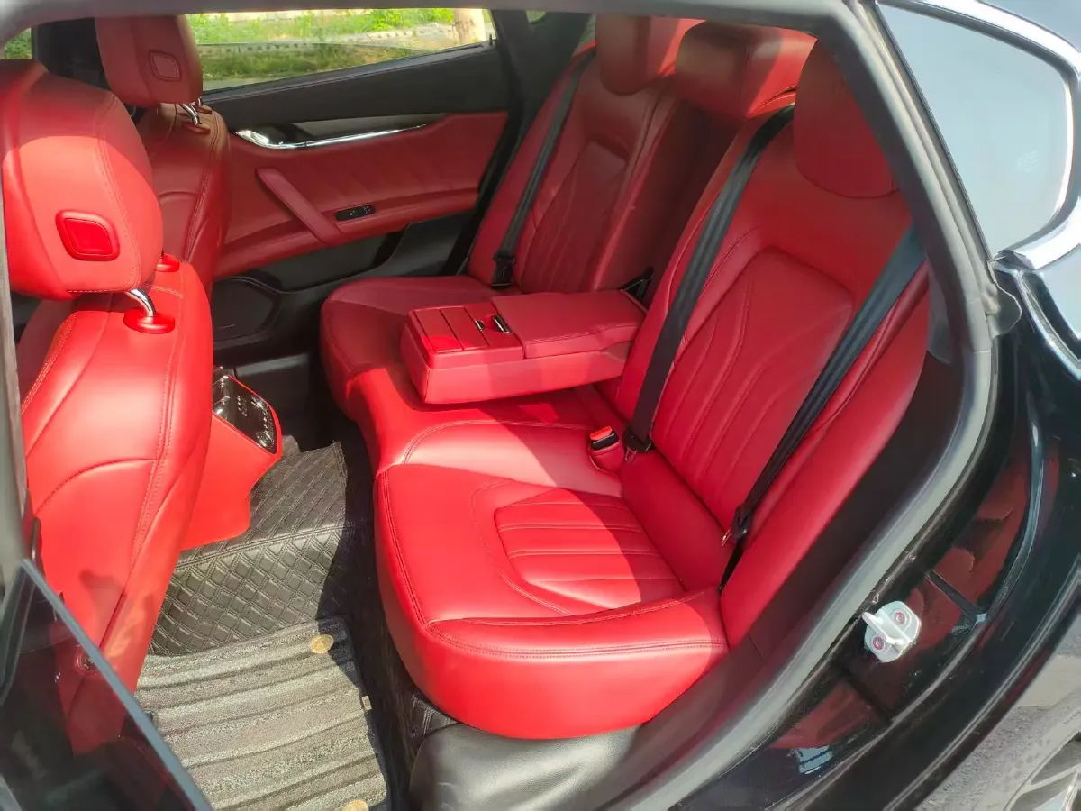 2021 Maserati Quattroporte 3.0T 350HP V6 8AT,autocango,china used car exporter,china ev exporter,chinese used car exporter,chinese used ev exporter