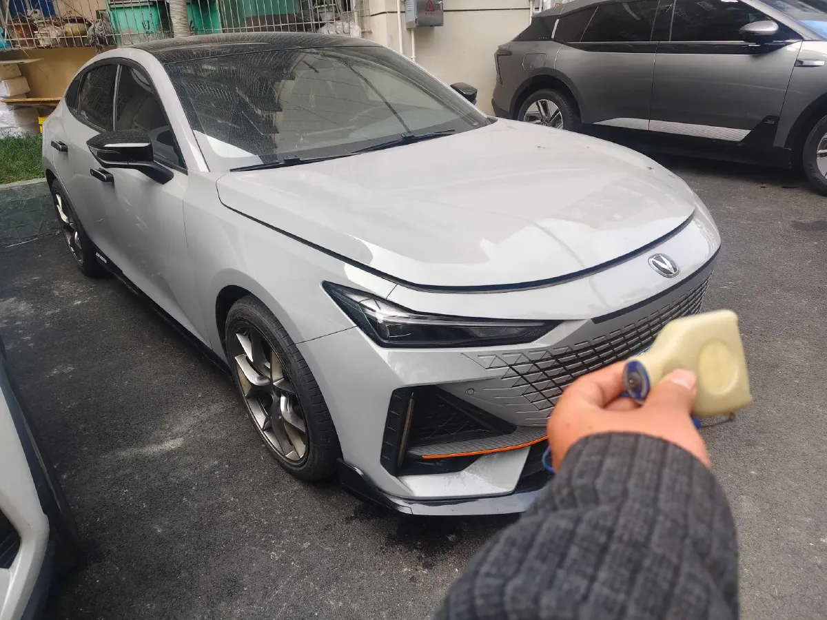 2022 ChangAn UNI-V 1.5T 188HP L4 7DCT,autocango,china used car exporter,china ev exporter,chinese used car exporter,chinese used ev exporter