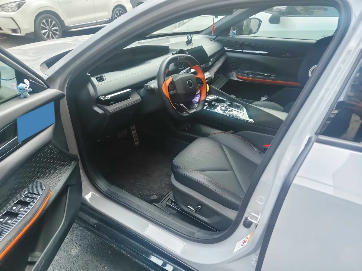 2022 ChangAn UNI-V 1.5T 188HP L4 7DCT,autocango,china used car exporter,china ev exporter,chinese used car exporter,chinese used ev exporter