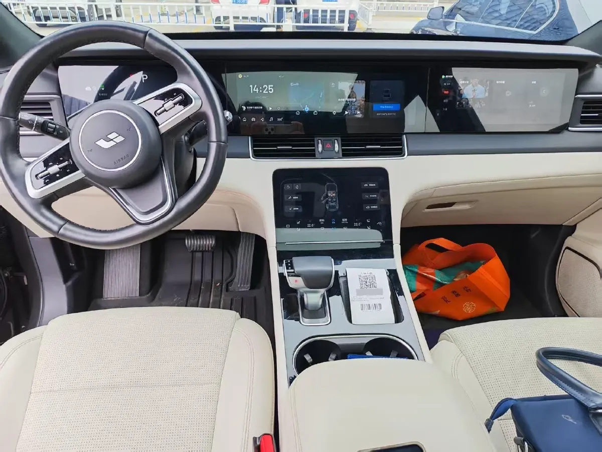 2021 Li ONE Range Extended 131HP REEV 40.5KWH,autocango,china used car exporter,china ev exporter,chinese used car exporter,chinese used ev exporter