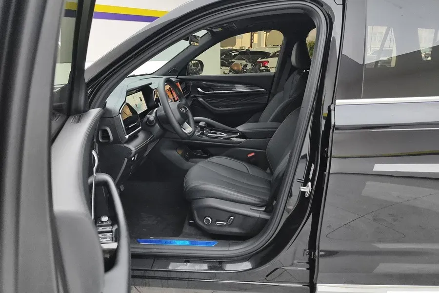 2024 Geely Monjaro 2.0T 218HP L4 7DCT,autocango,china used car exporter,china ev exporter,chinese used car exporter,chinese used ev exporter