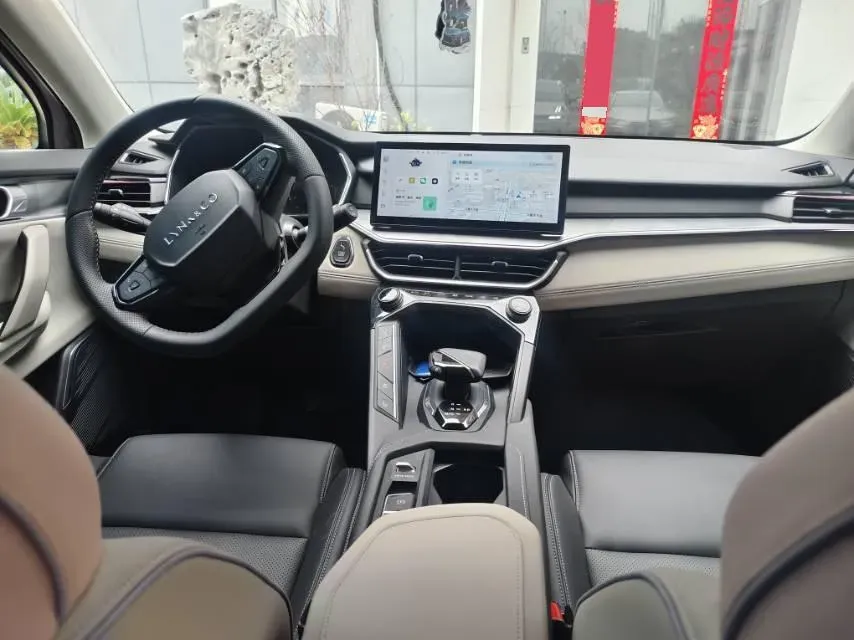 2023 LYNK&CO 06 1.5T 181HP L4 7DCT,autocango,china used car exporter,china ev exporter,chinese used car exporter,chinese used ev exporter