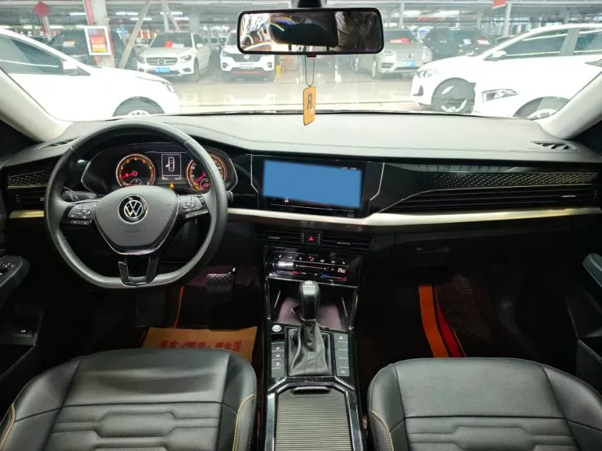 2021 Volkswagen Passat 2.0T 186HP L4 7DCT,autocango,china used car exporter,china ev exporter,chinese used car exporter,chinese used ev exporter