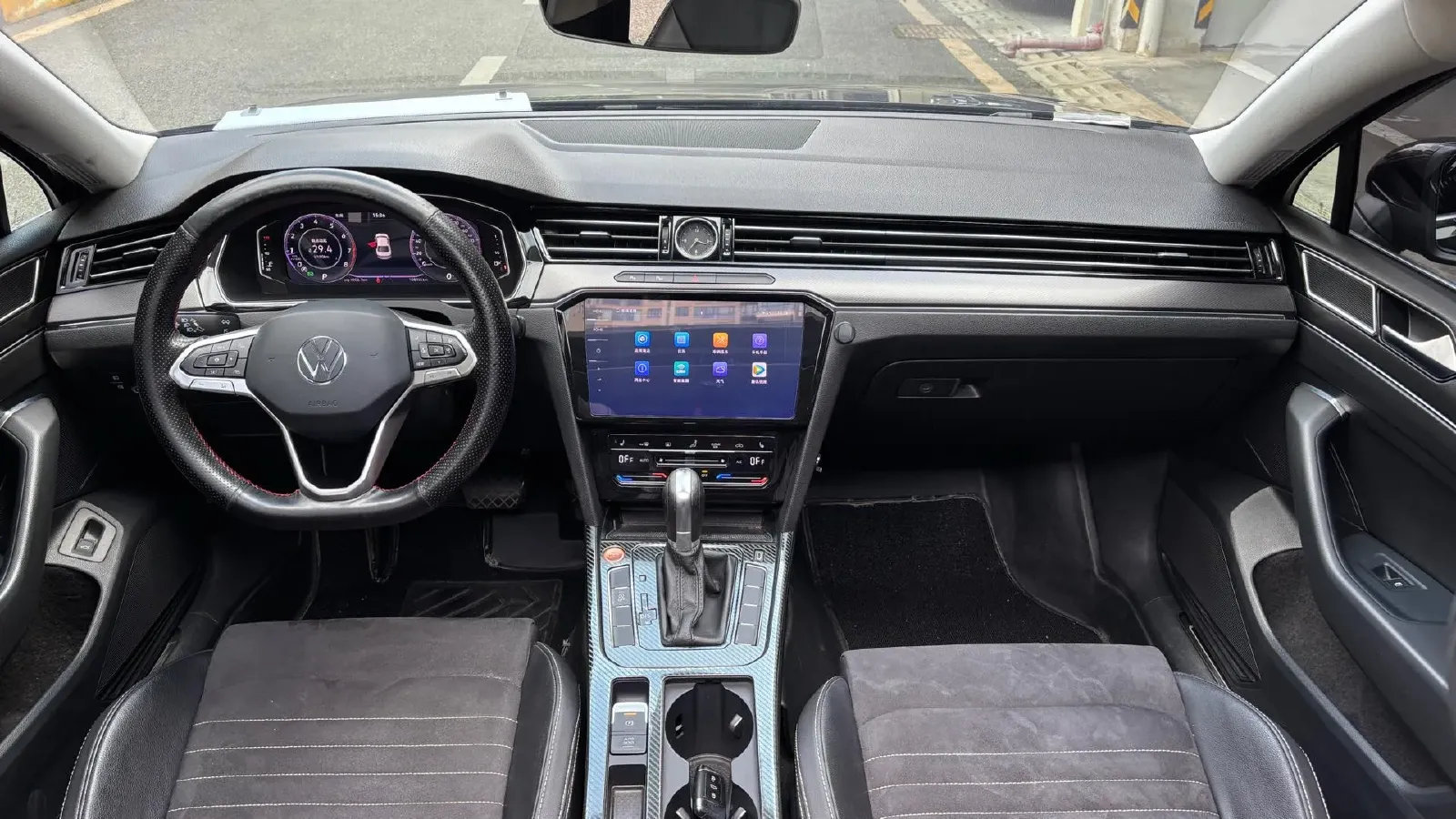 2020 Volkswagen Magotan 2.0T 220HP L4 7DCT,autocango,china used car exporter,china ev exporter,chinese used car exporter,chinese used ev exporter