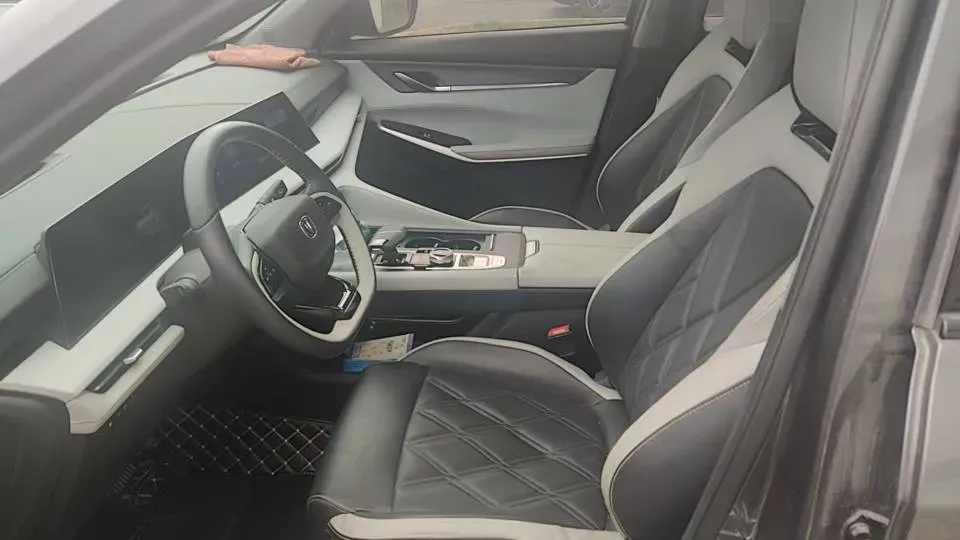 2023 ChangAn CS75 1.5T 188HP L4 7DCT,autocango,china used car exporter,china ev exporter,chinese used car exporter,chinese used ev exporter