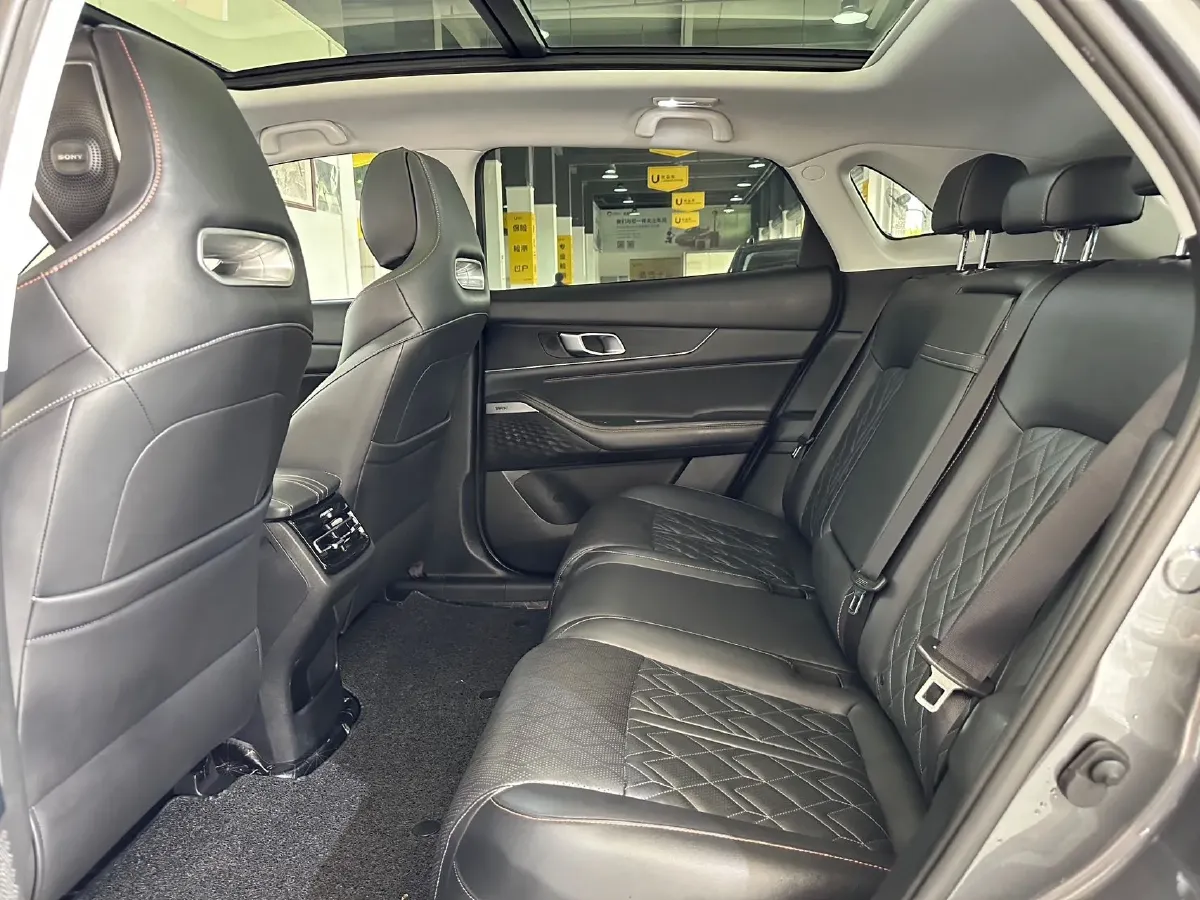 2021 ChangAn UNI-K 2.0T 233HP L4 8AT,autocango,china used car exporter,china ev exporter,chinese used car exporter,chinese used ev exporter