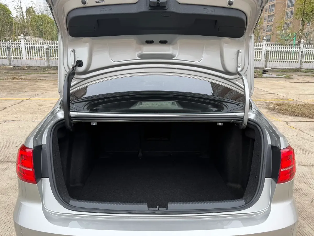 2018 JMC YuSheng S350 2.0T 141HP L4 6AT,autocango,china used car exporter,china ev exporter,chinese used car exporter,chinese used ev exporter