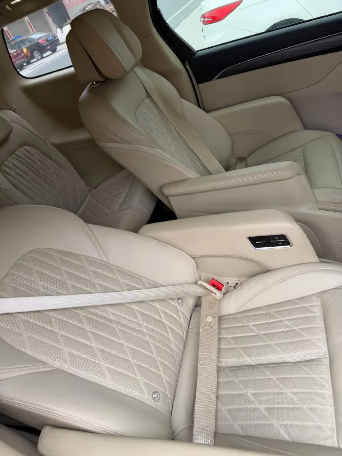 2023 Buick GL8 2.0T 237HP L4 9AT,autocango,china used car exporter,china ev exporter,chinese used car exporter,chinese used ev exporter