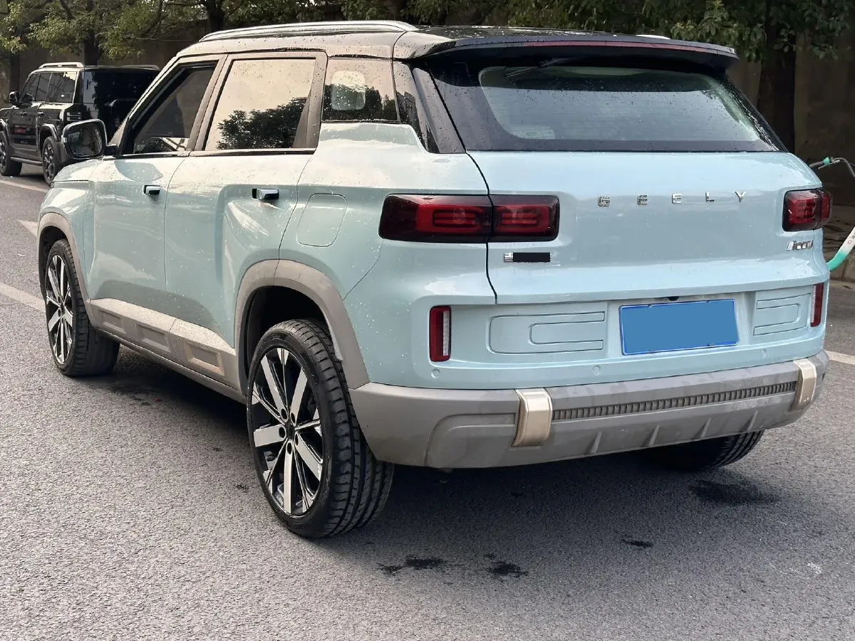 2023 Geely ICON 1.5T 181HP L4 7DCT,autocango,china used car exporter,china ev exporter,chinese used car exporter,chinese used ev exporter