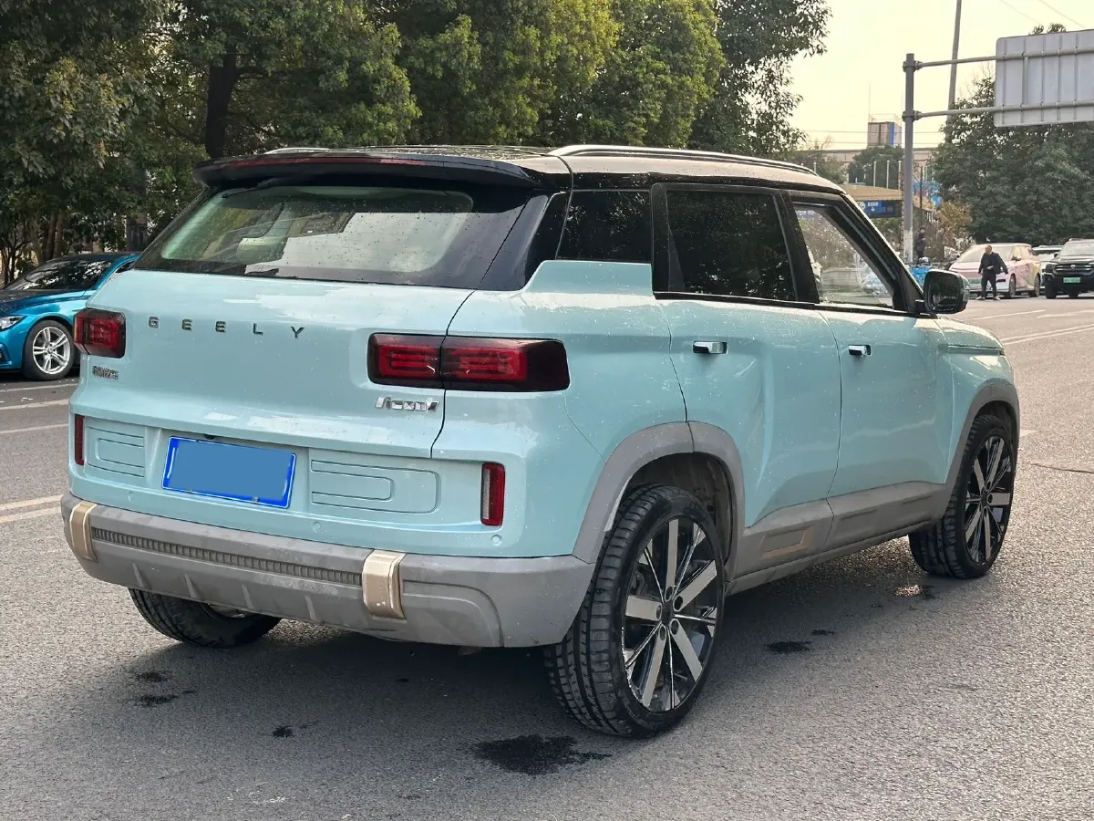 2023 Geely ICON 1.5T 181HP L4 7DCT,autocango,china used car exporter,china ev exporter,chinese used car exporter,chinese used ev exporter