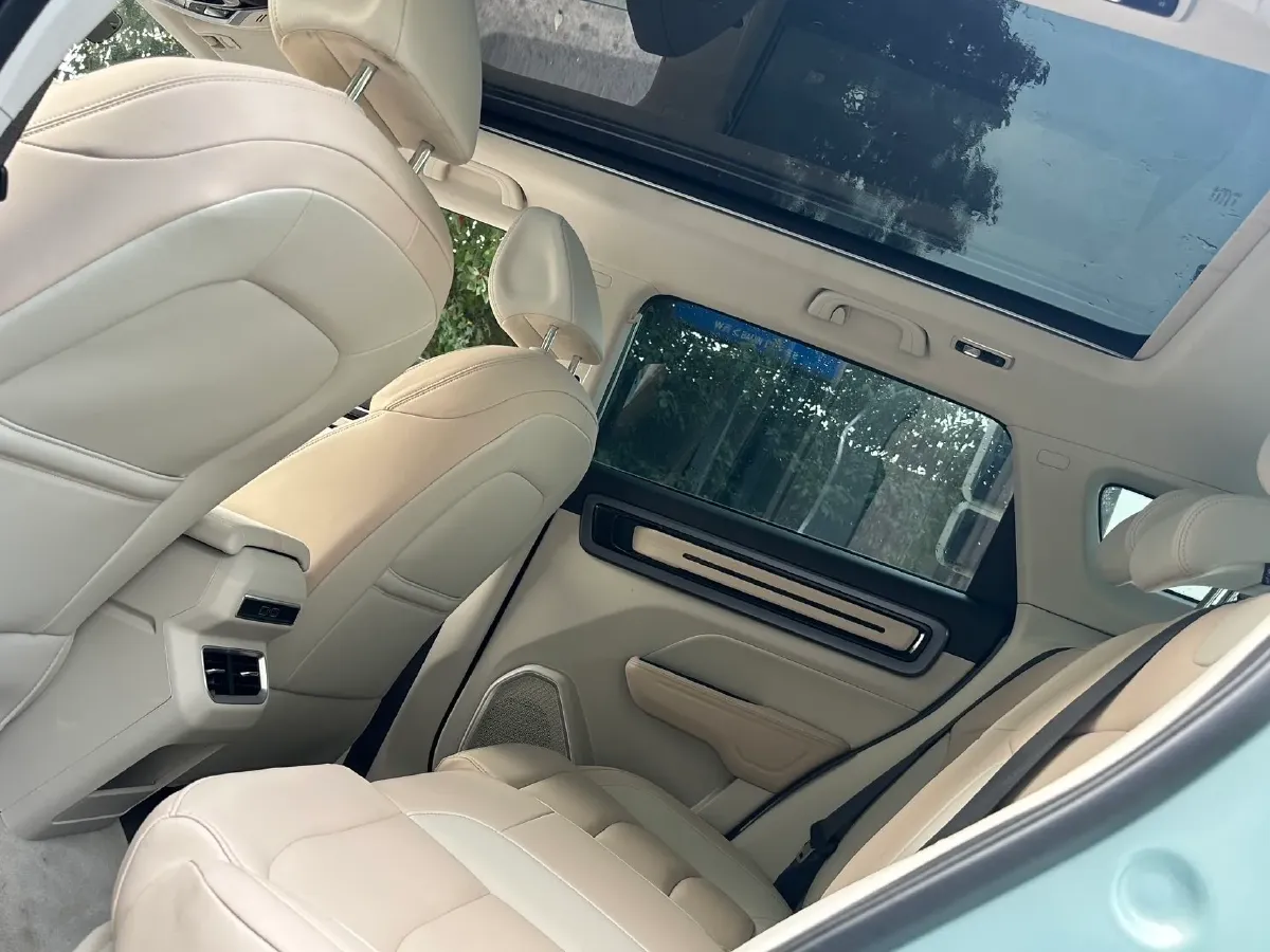 2023 Geely ICON 1.5T 181HP L4 7DCT,autocango,china used car exporter,china ev exporter,chinese used car exporter,chinese used ev exporter