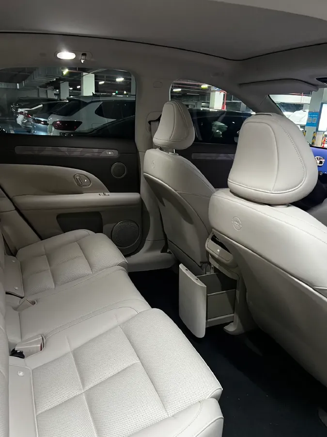 2026 IM LS6 BEV,autocango,china used car exporter,china ev exporter,chinese used car exporter,chinese used ev exporter