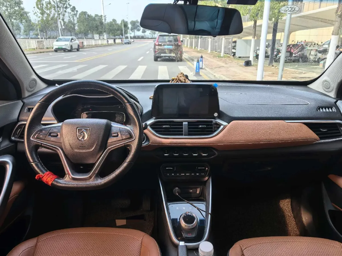 2017 HaiMa S5 Young Edition 1.6L 122HP L4 5MT,autocango,china used car exporter,china ev exporter,chinese used car exporter,chinese used ev exporter