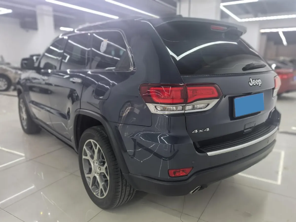2021 Jeep Grand Cherokee 3.0L 234HP V6 8AT,autocango,china used car exporter,china ev exporter,chinese used car exporter,chinese used ev exporter