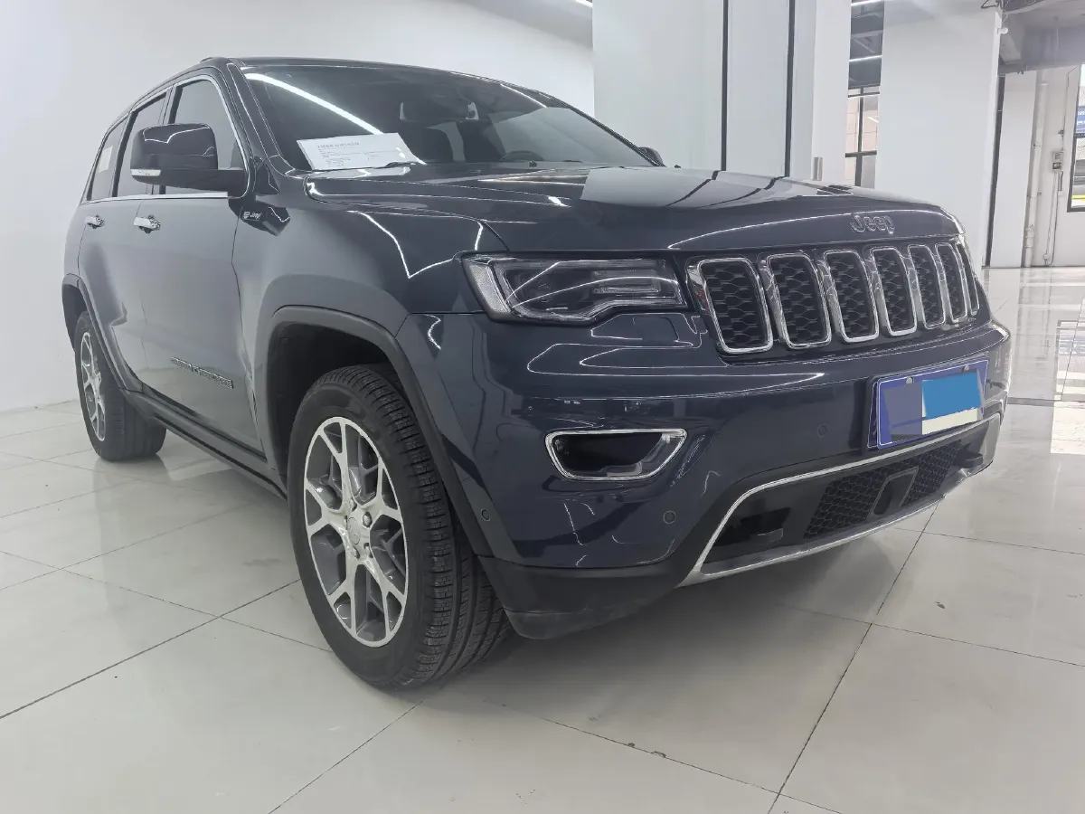 2021 Jeep Grand Cherokee 3.0L 234HP V6 8AT,autocango,china used car exporter,china ev exporter,chinese used car exporter,chinese used ev exporter