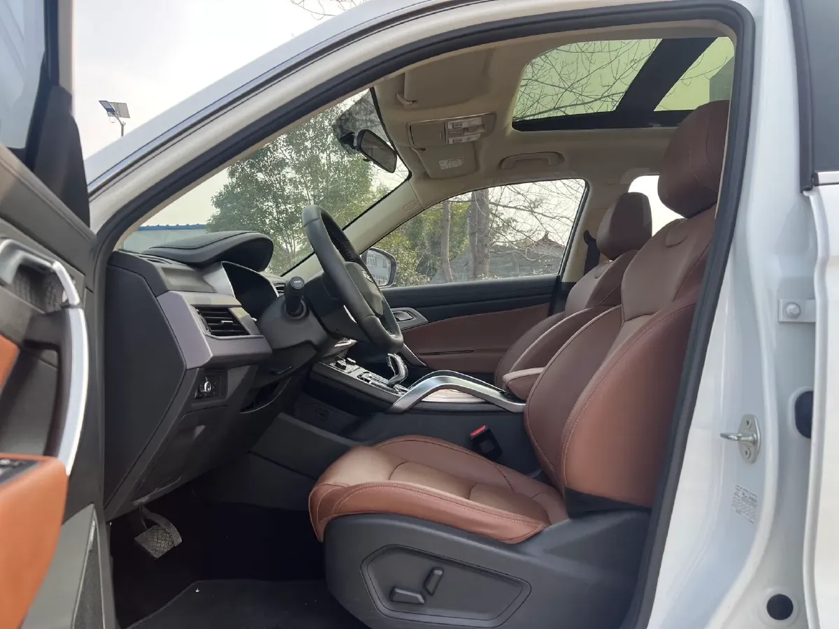 2021 Ford Escort 1.5L 122HP L3 6AT,autocango,china used car exporter,china ev exporter,chinese used car exporter,chinese used ev exporter